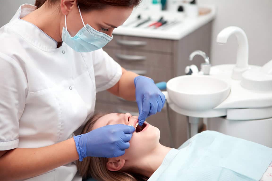 When Should You Visit an Emergency Dentist in Hackney? Signs You Shouldn’t Ignore